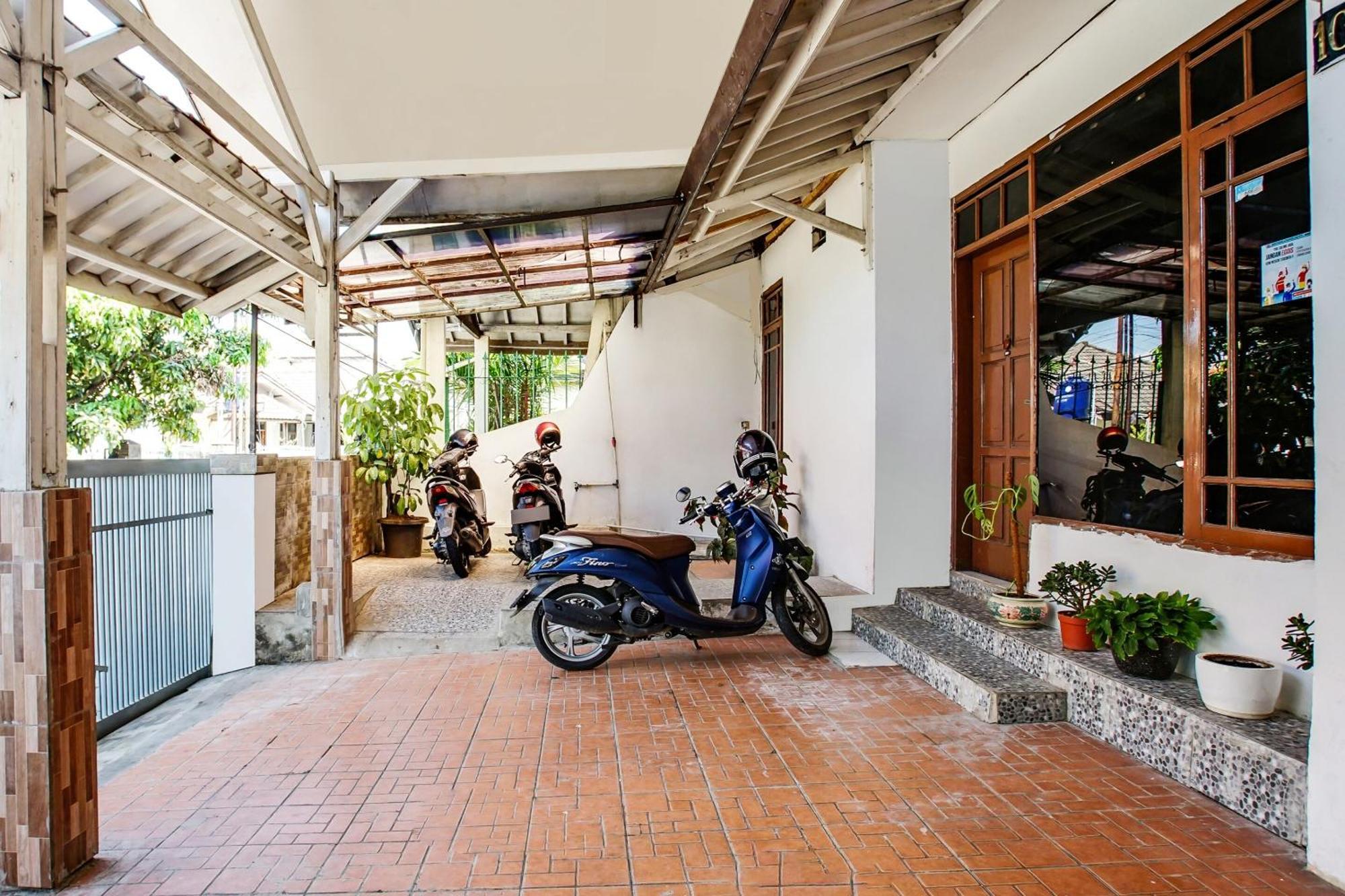 Spot On 91117 Sriwijaya Residence Syariah Bandung Exterior foto
